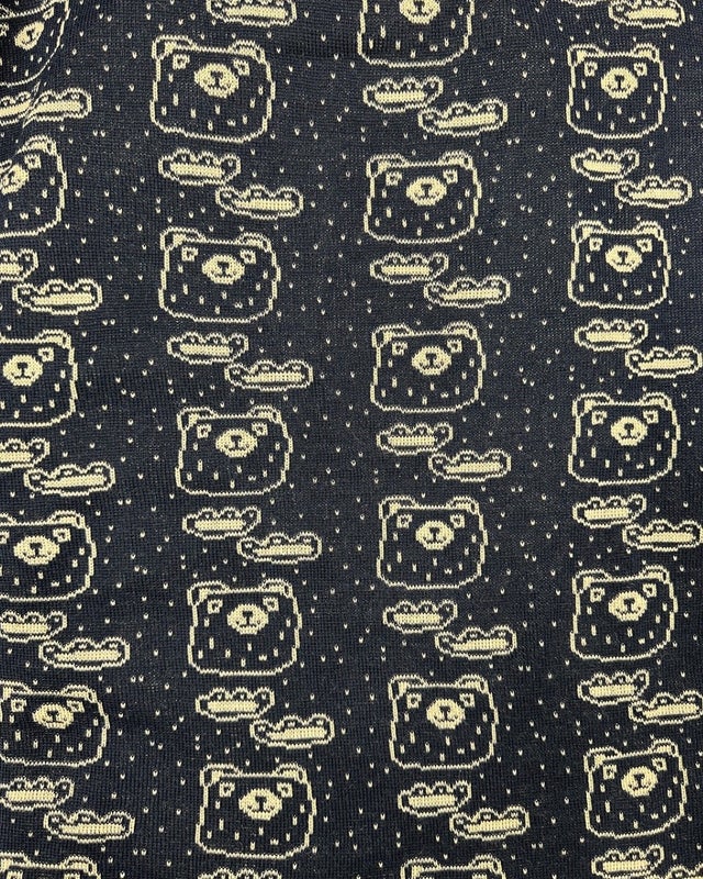 Karhunen-merinovillaneulospala, musta